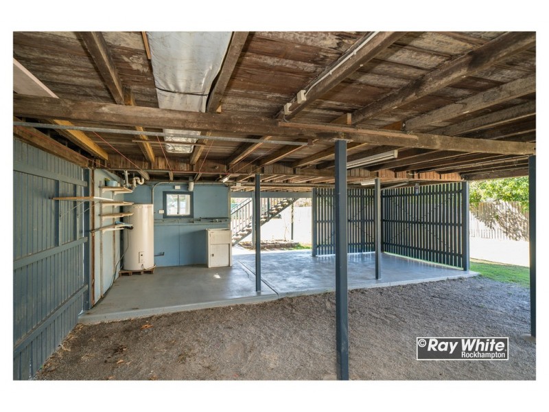 137 Lakes Creek Road, Berserker QLD 4701