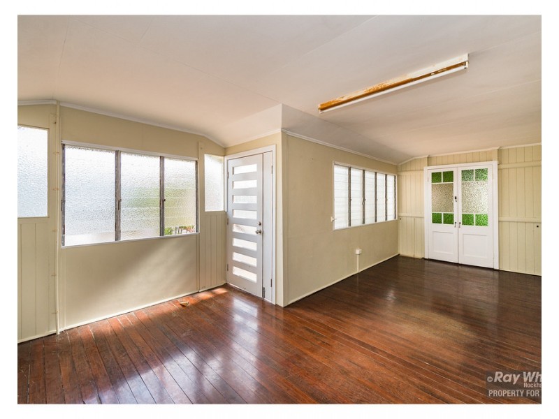 41 Armstrong street, Berserker QLD 4701