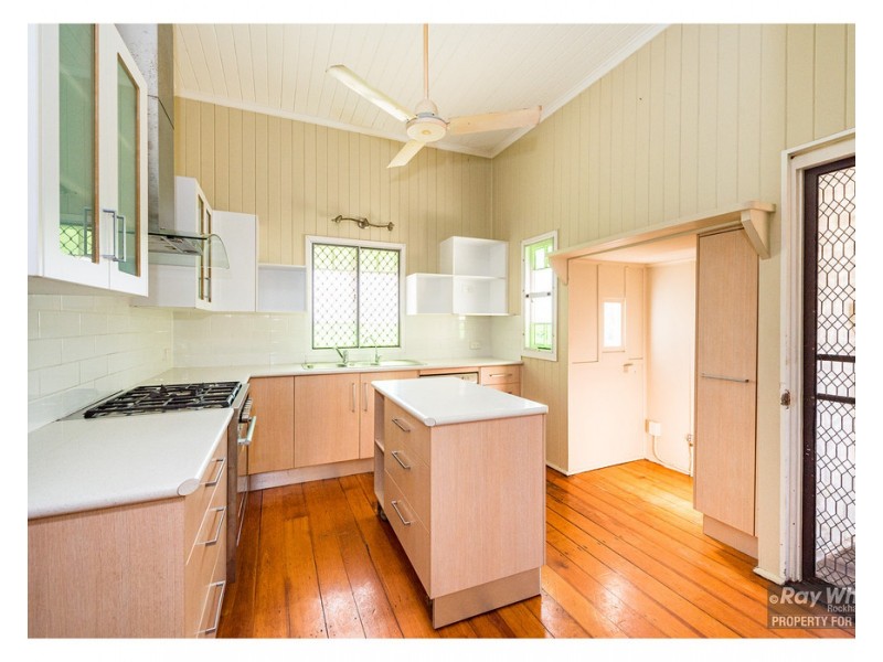 41 Armstrong street, Berserker QLD 4701