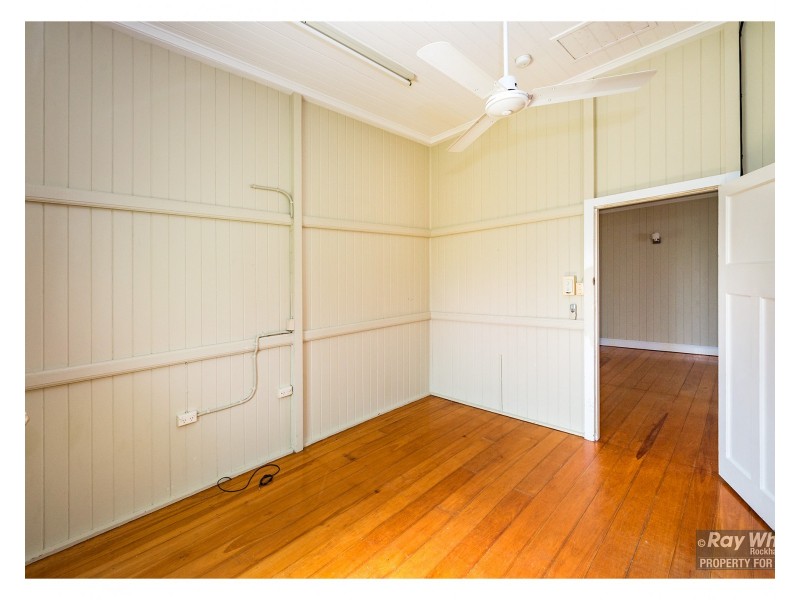 41 Armstrong street, Berserker QLD 4701
