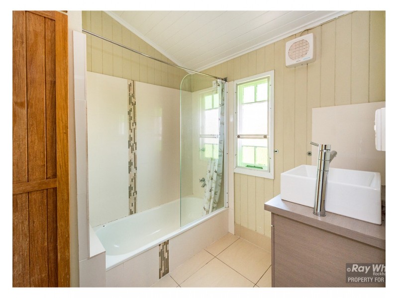 41 Armstrong street, Berserker QLD 4701