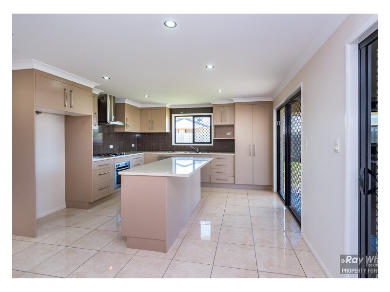 2 Thomas Street, Gracemere QLD 4702