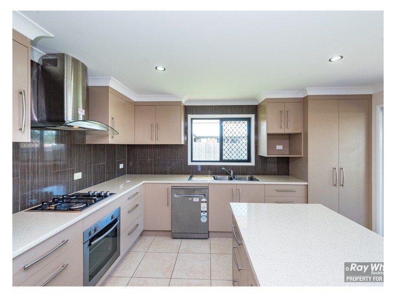 2 Thomas Street, Gracemere QLD 4702