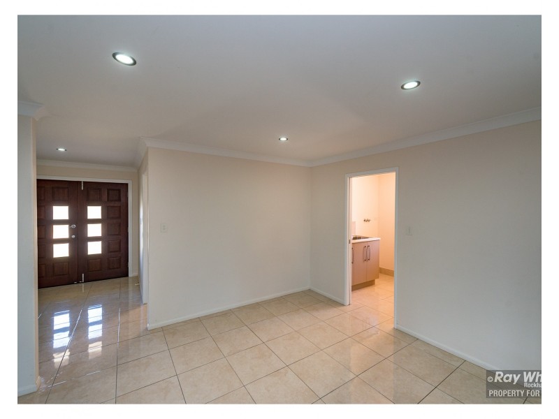2 Thomas Street, Gracemere QLD 4702