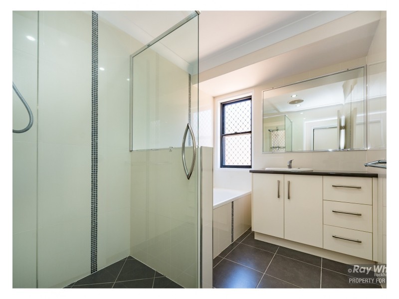 2 Thomas Street, Gracemere QLD 4702