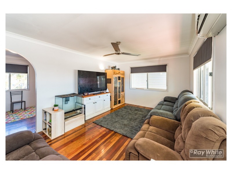 8 Blair Street, Kawana QLD 4701