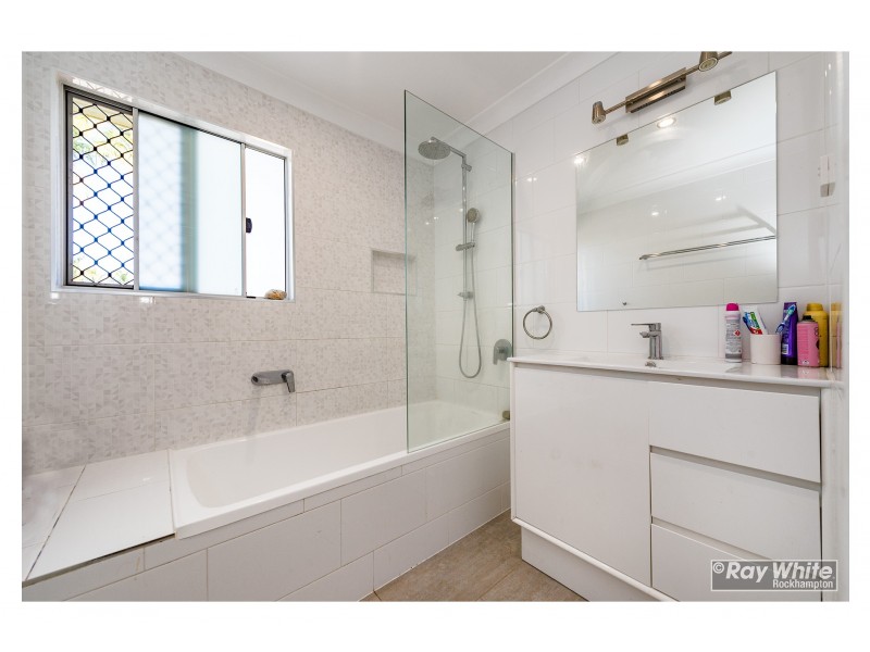 8 Blair Street, Kawana QLD 4701