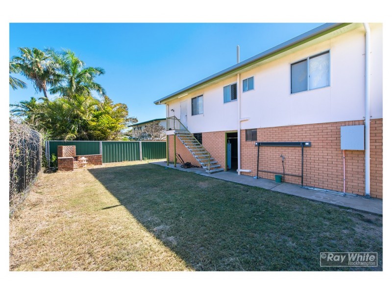 8 Blair Street, Kawana QLD 4701