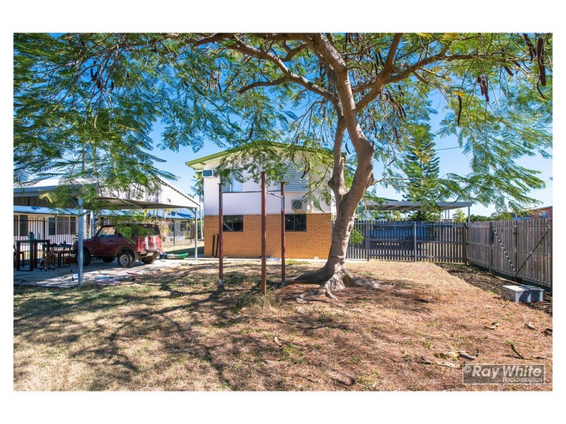 8 Blair Street, Kawana QLD 4701