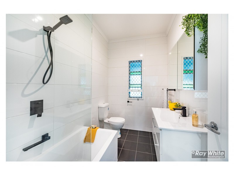 105 Main Street, Park Avenue QLD 4701