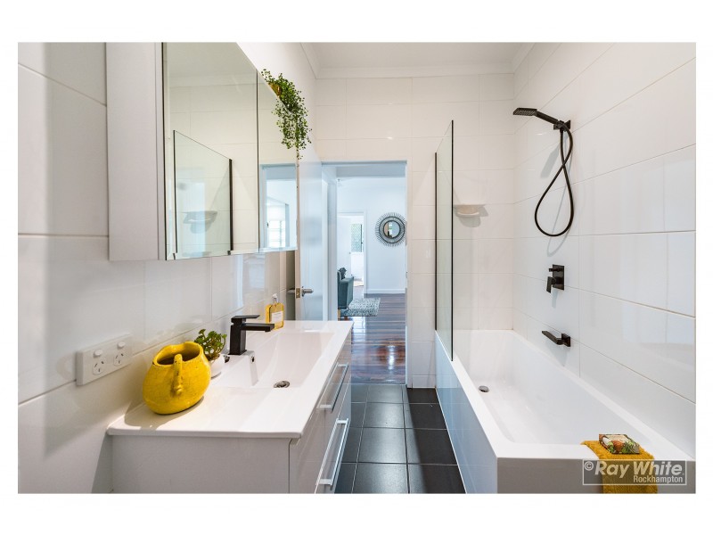 105 Main Street, Park Avenue QLD 4701