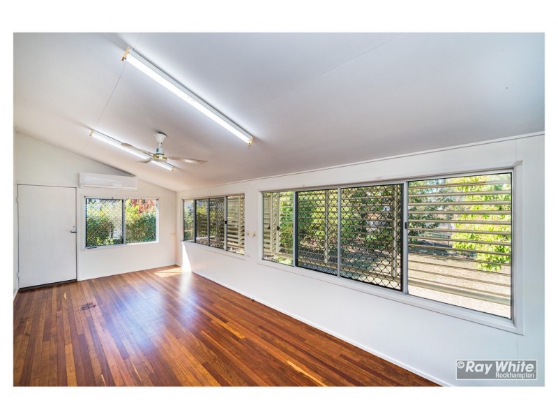 15 Cairns Street, The Range QLD 4700