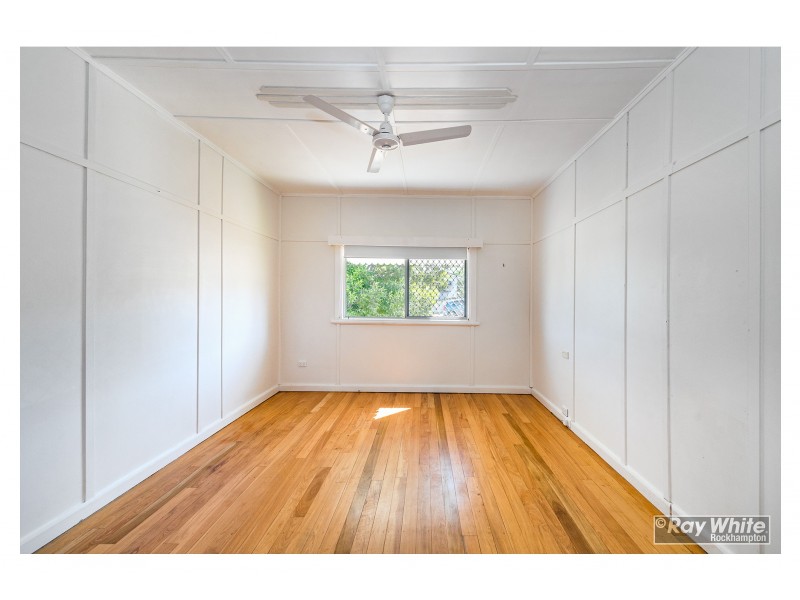 15 Cairns Street, The Range QLD 4700