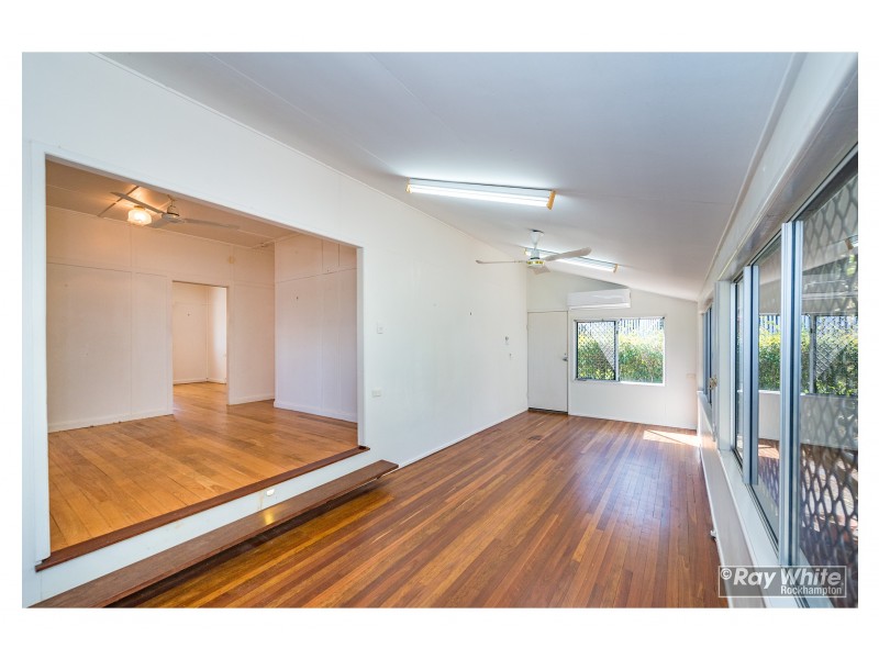 15 Cairns Street, The Range QLD 4700