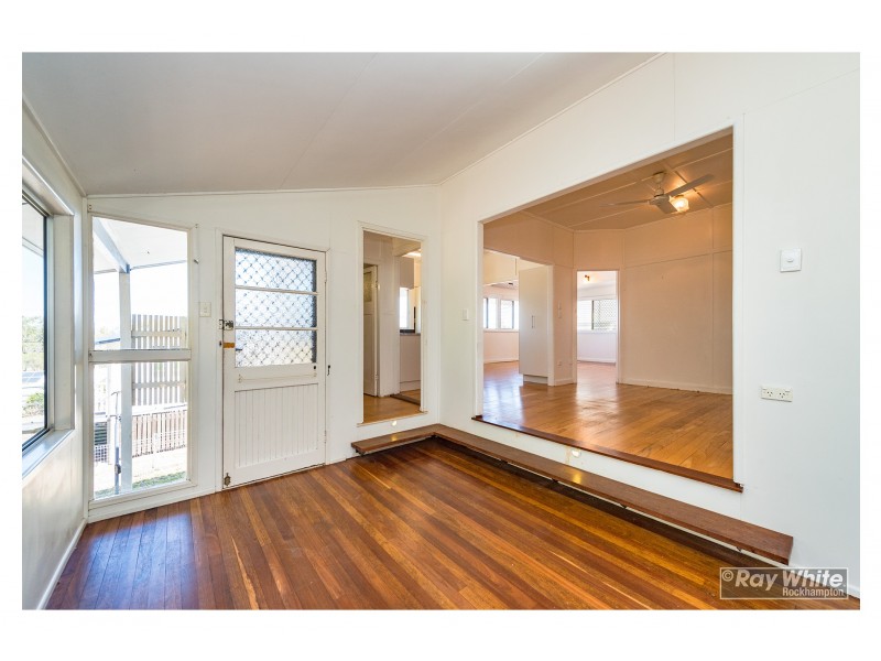 15 Cairns Street, The Range QLD 4700