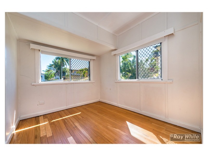 15 Cairns Street, The Range QLD 4700