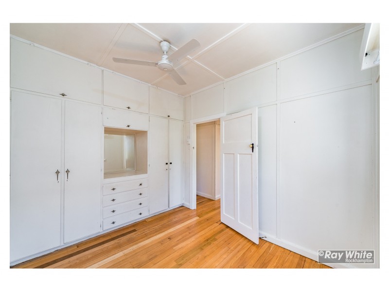 15 Cairns Street, The Range QLD 4700