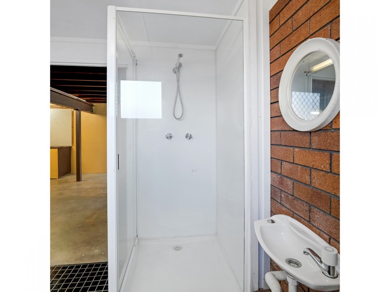 18 Crick Street, Kawana QLD 4701