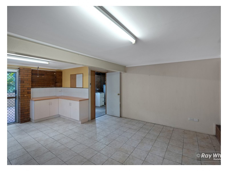 18 Crick Street, Kawana QLD 4701