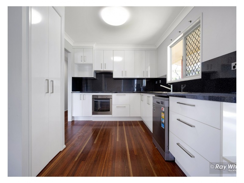 18 Crick Street, Kawana QLD 4701