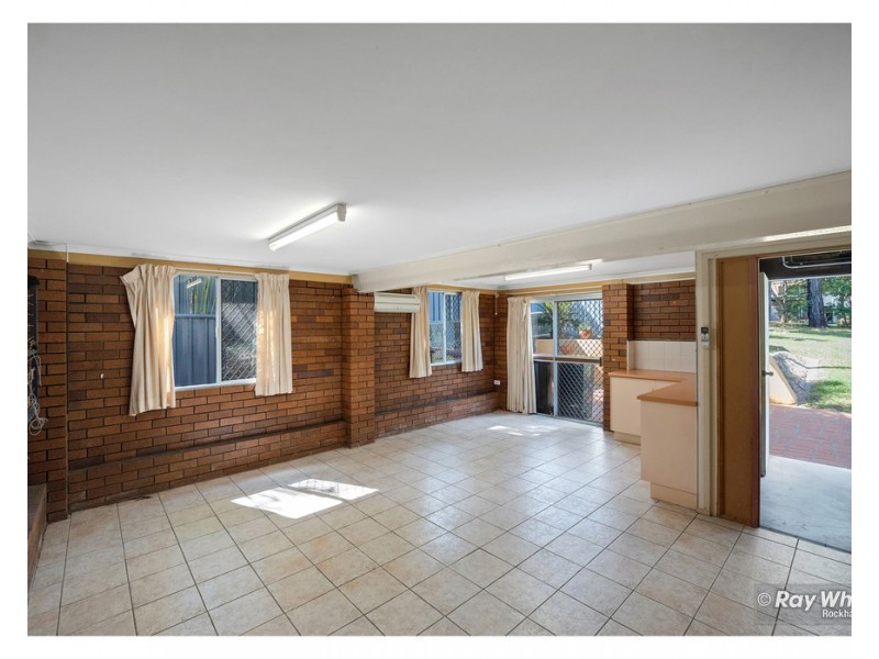 18 Crick Street, Kawana QLD 4701
