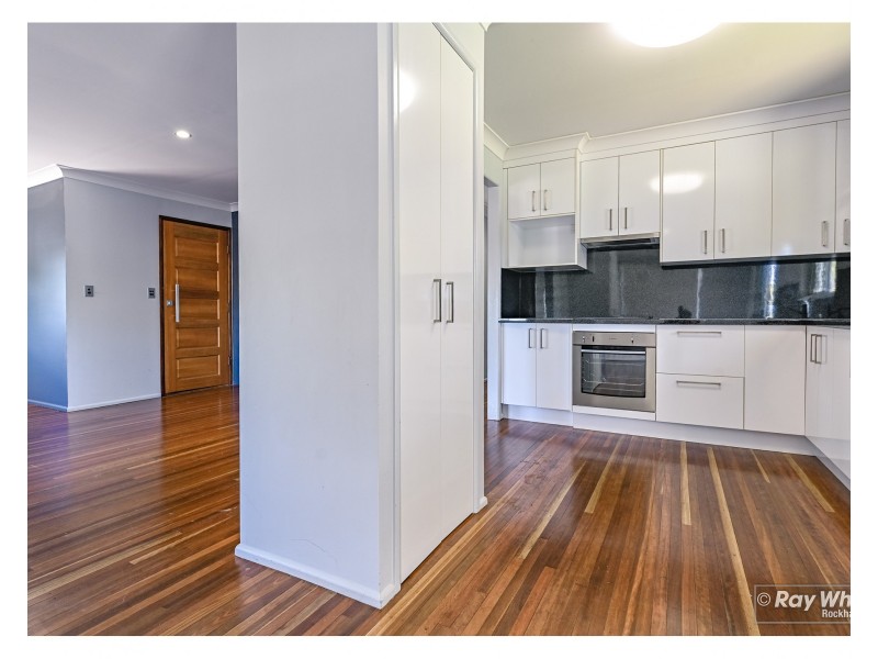 18 Crick Street, Kawana QLD 4701