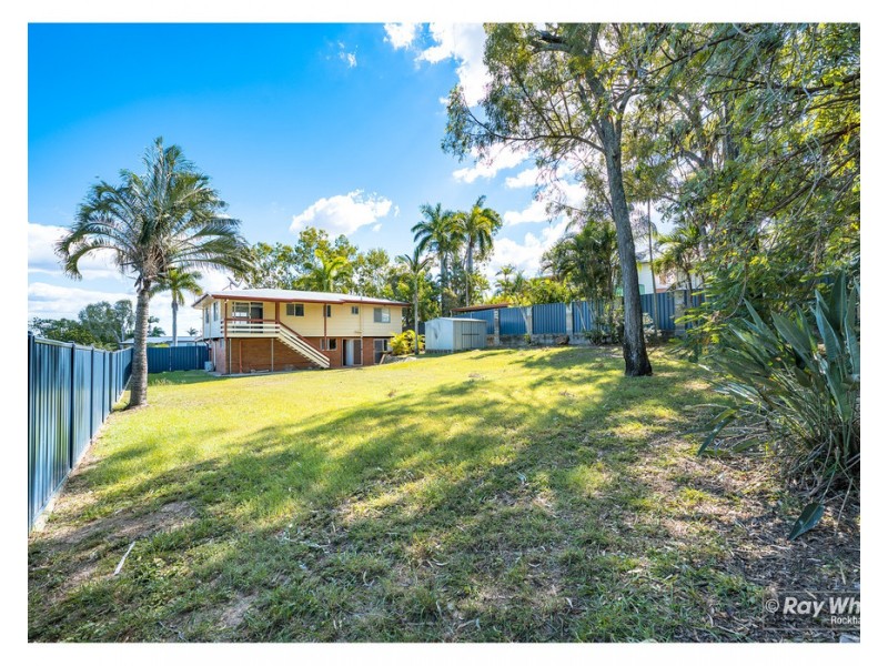 18 Crick Street, Kawana QLD 4701