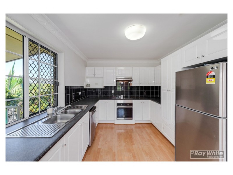 16 Hutcheon Street, Kawana QLD 4701