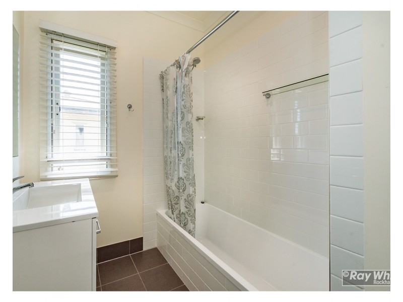 202 High Street, Berserker QLD 4701
