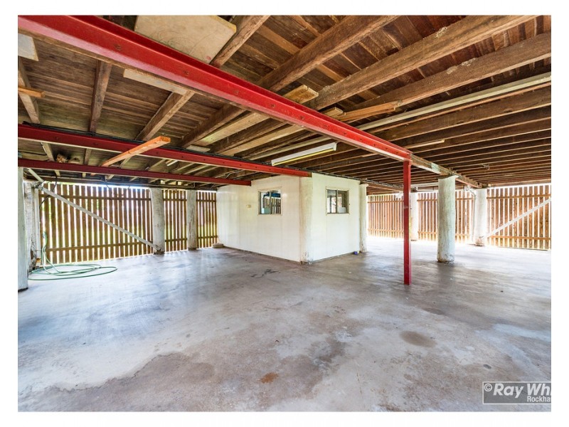 202 High Street, Berserker QLD 4701