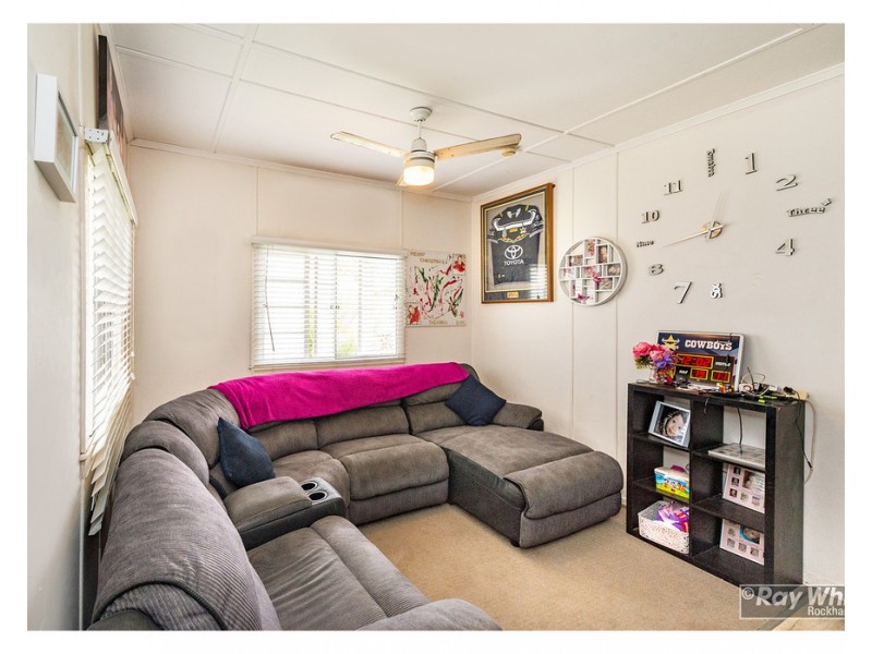 115 Main Street, Park Avenue QLD 4701