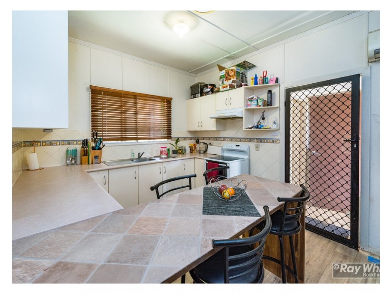 115 Main Street, Park Avenue QLD 4701