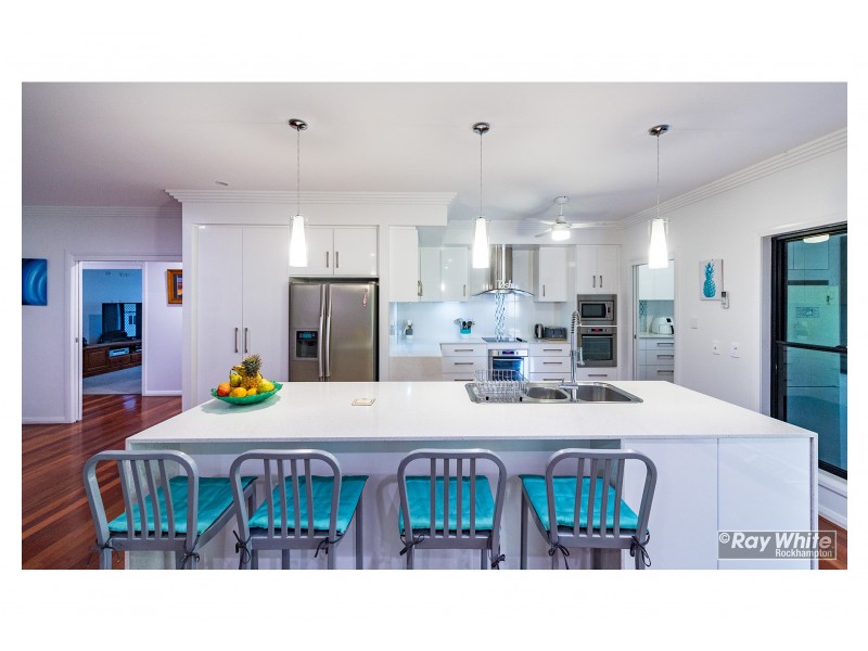 8 Rainbow Court, Frenchville QLD 4701