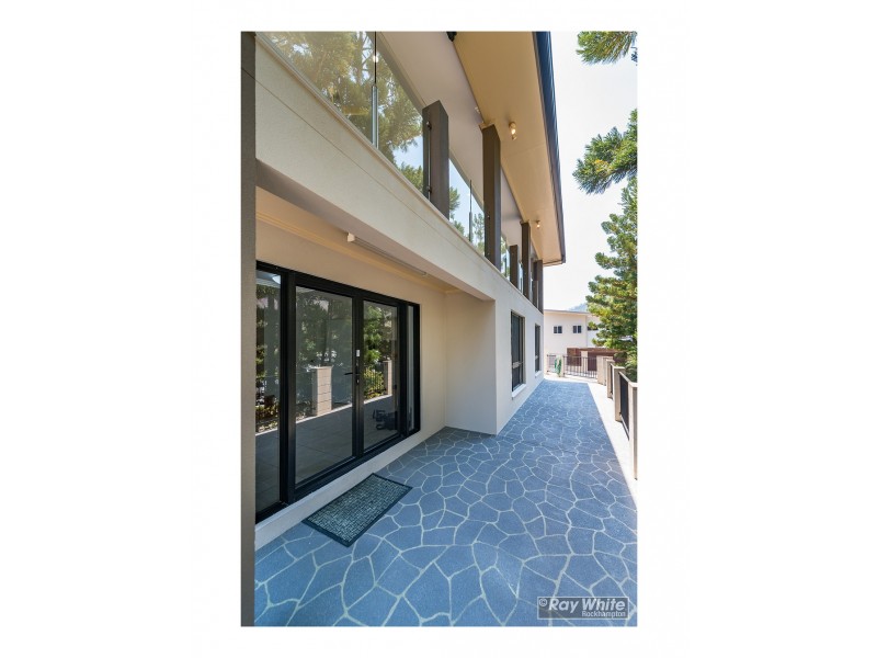 8 Rainbow Court, Frenchville QLD 4701