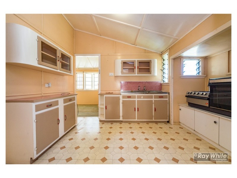 158 Earl Street, Berserker QLD 4701