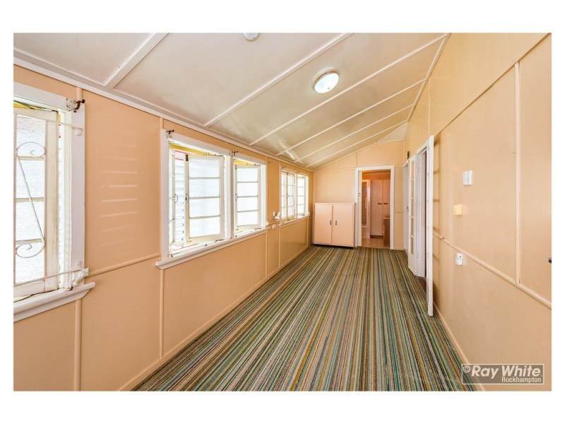 158 Earl Street, Berserker QLD 4701