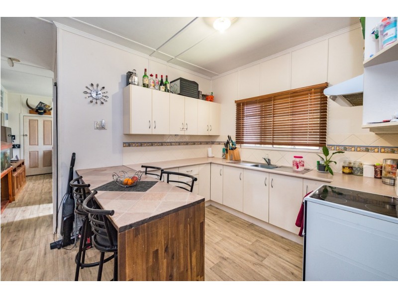 115 Main Street, Park Avenue QLD 4701