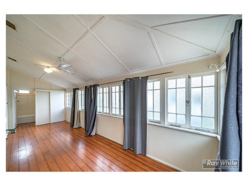 69 Livingstone Street, Berserker QLD 4701