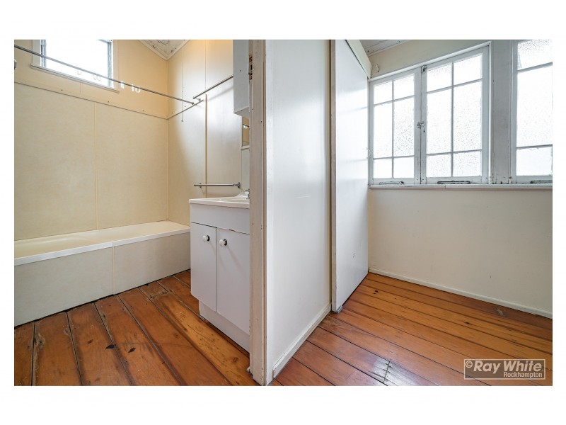 69 Livingstone Street, Berserker QLD 4701