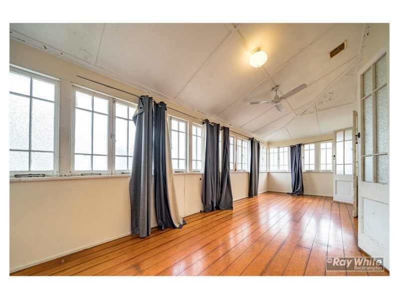 69 Livingstone Street, Berserker QLD 4701