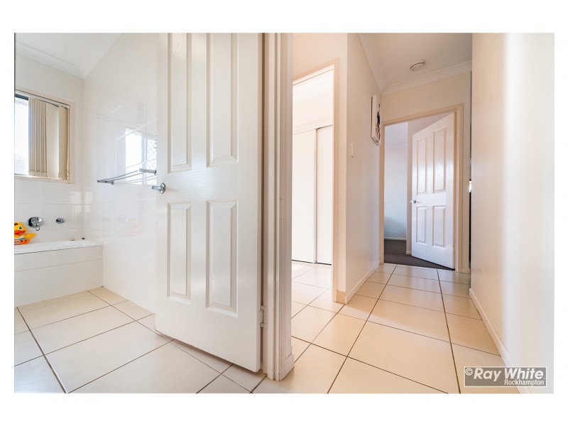 25 Tawarra Crescent, Gracemere QLD 4702