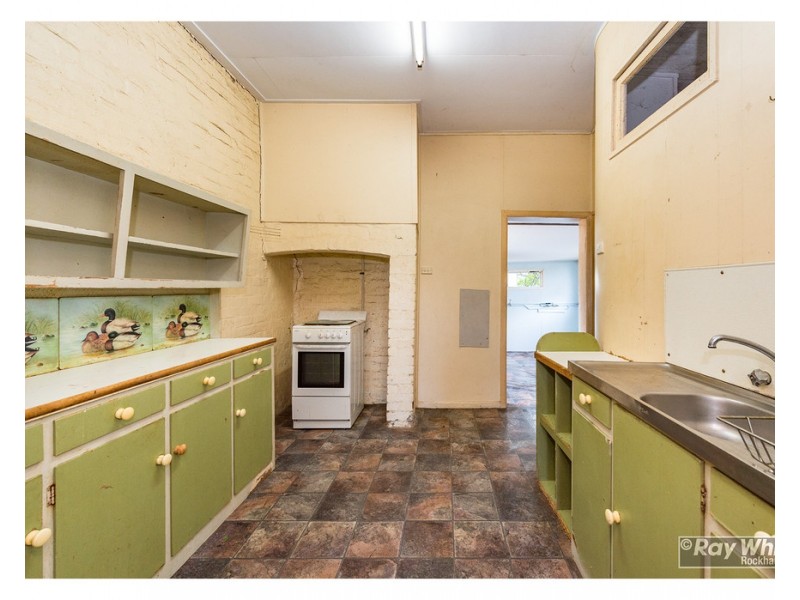 40 Peterson Street, West Rockhampton QLD 4700