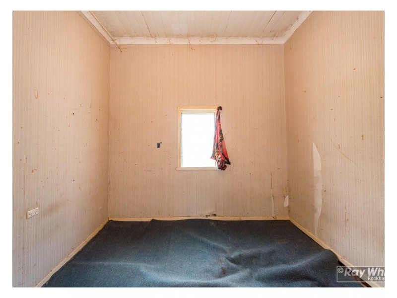 40 Peterson Street, West Rockhampton QLD 4700