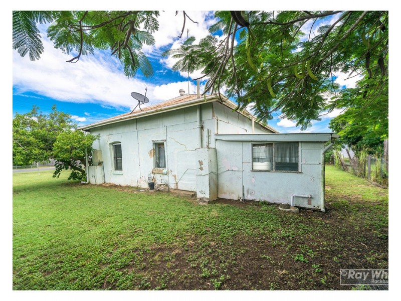 40 Peterson Street, West Rockhampton QLD 4700
