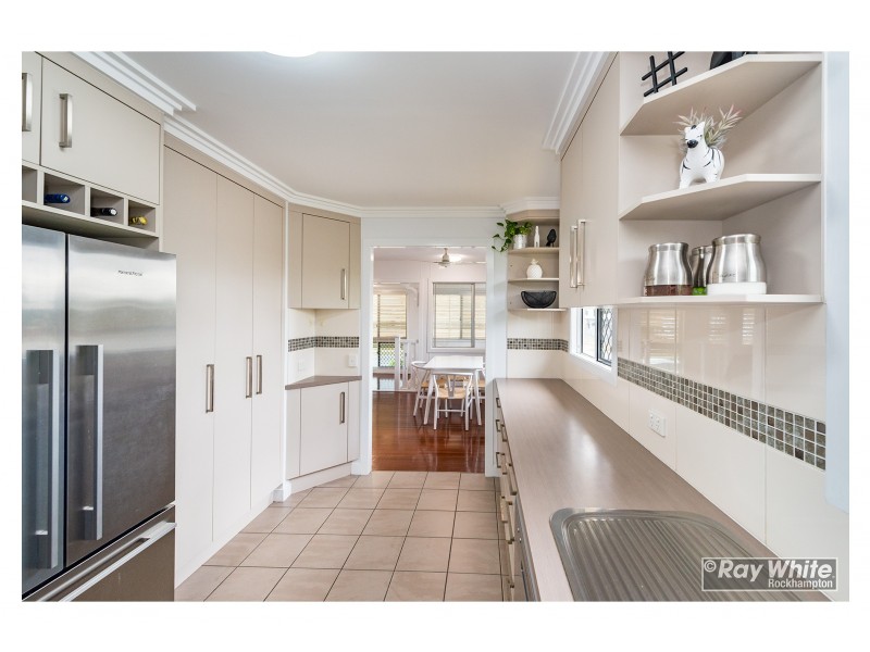 224 Richardson Road, Park Avenue QLD 4701