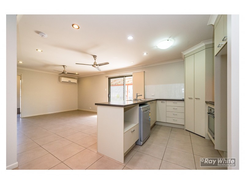 11/249 Mason Street, Koongal QLD 4701