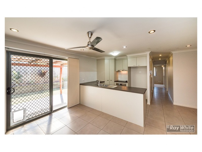 11/249 Mason Street, Koongal QLD 4701