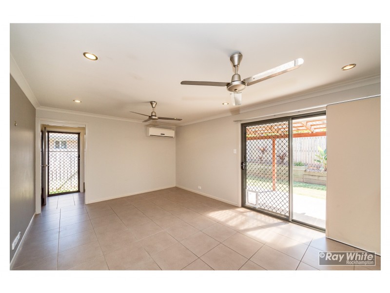 11/249 Mason Street, Koongal QLD 4701