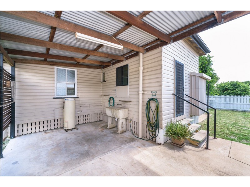 163 High Street, Berserker QLD 4701