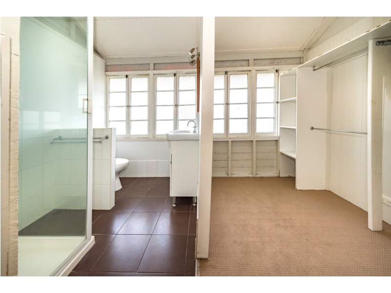 163 High Street, Berserker QLD 4701